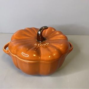 STAUB/Pumpkin Cocotte/Ceramic/NWT /0.5 Qt./
